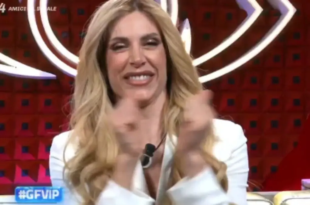 Paola Caruso gf vip 8