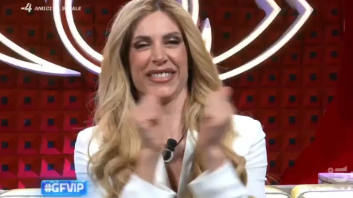 Paola Caruso gf vip 8