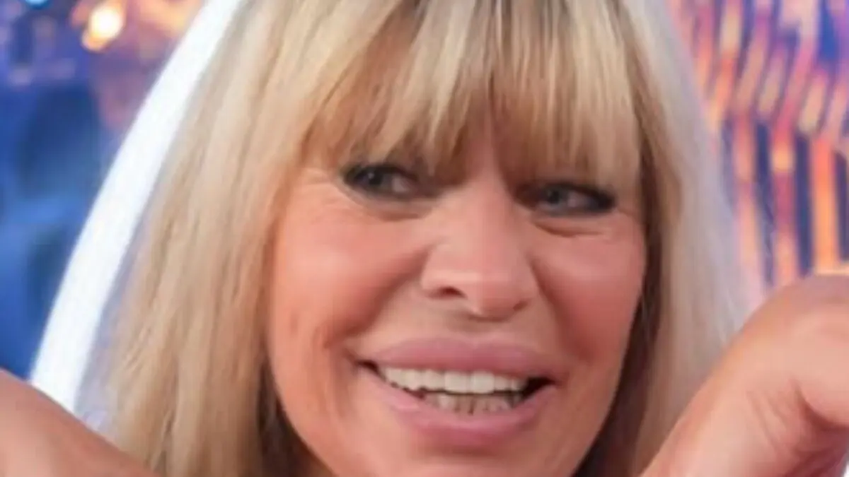 Alessandra Mussolini vince gf