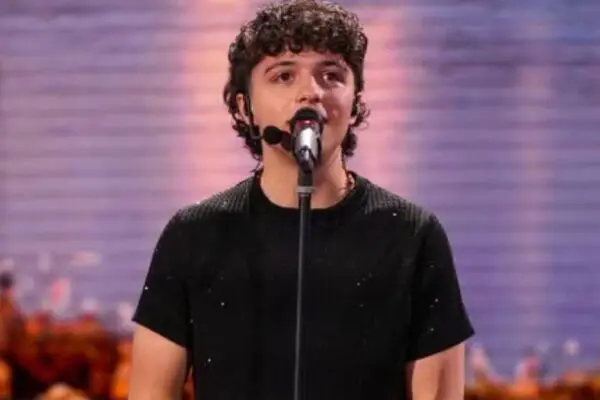 Lorenzo Salvetti sorprende tutti ad Amici 25