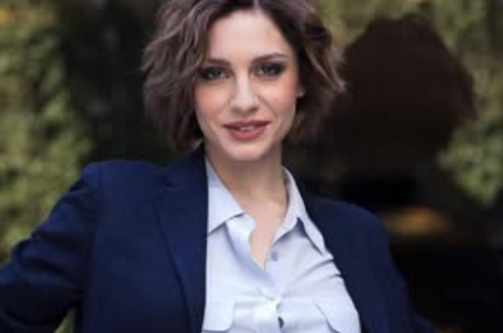 Beatrice arnera incinta