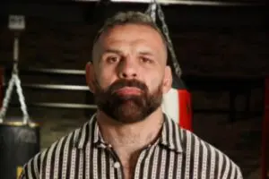 Alessio Sakara prof ad Amici