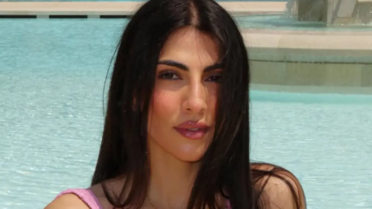 Giulia Salemi dimentica il vestito