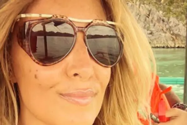 Selvaggia Lucarelli nelle Filippine