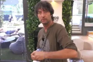 Simone Annicchiarico esce dal Gf Vip