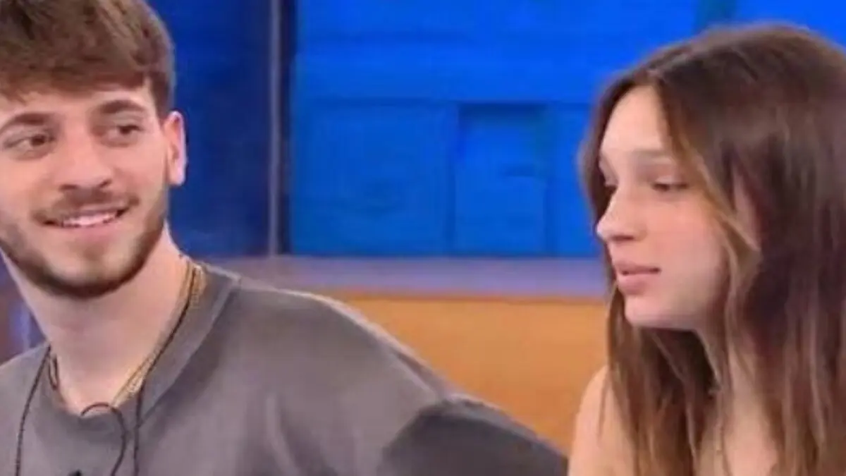 Holden e Sarah stanno insieme