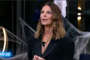 Marina La Rosa è la prima finalista boato per lei