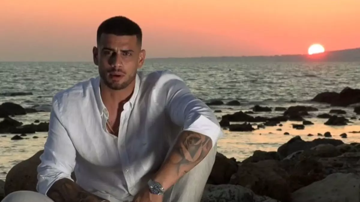 Alessio Ã¨ il nuovo tronista, ecco chi Ã¨ instagram