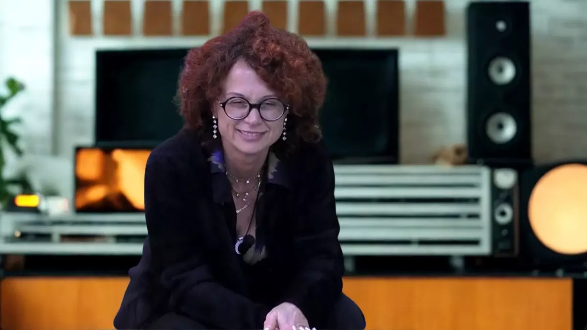 Beatrice pizzicata da Striscia la Notizia
