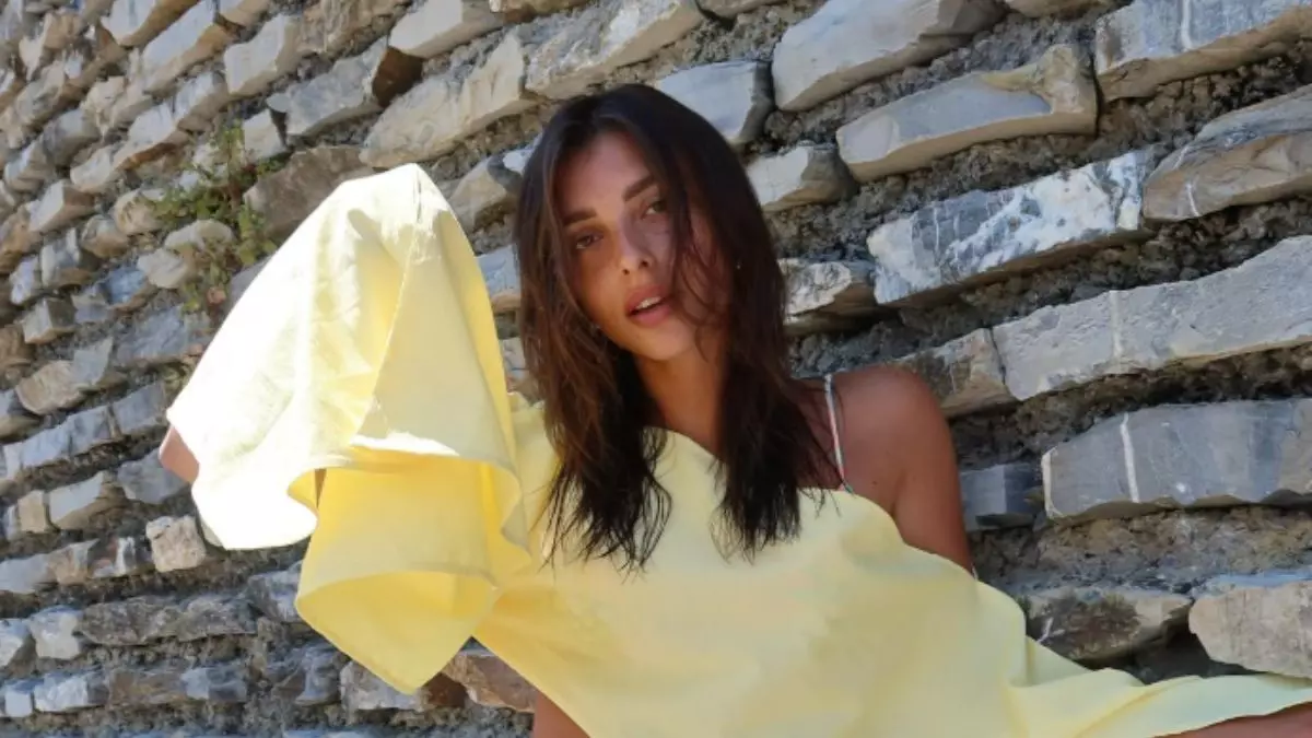 Cosmary Fasanella canta Aka7even