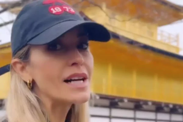 Elena Santarelli asfalta chi usa i figli come mezzo di guadagno Elena Santarelli la dice tutta
