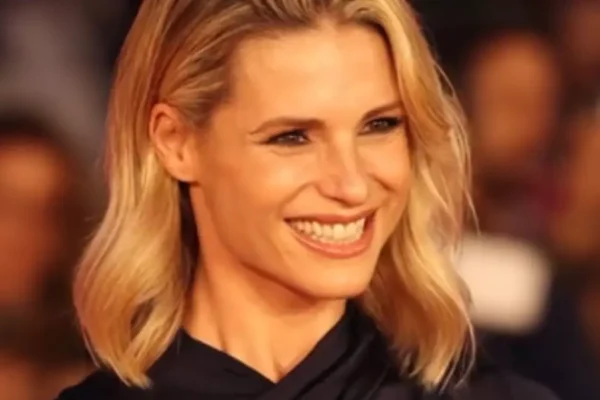 Michelle Hunziker paparazzata: baci e abbracci, lo scoop fa il giro del web Michelle Hunziker ha un nuovo amore