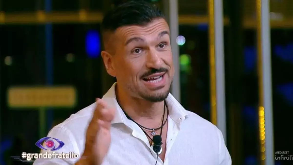 Mattia Azzali un confronto con Simona Ventura