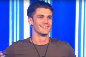 Jonas Pepe ringrazia il pubblico dopo il Gf 19