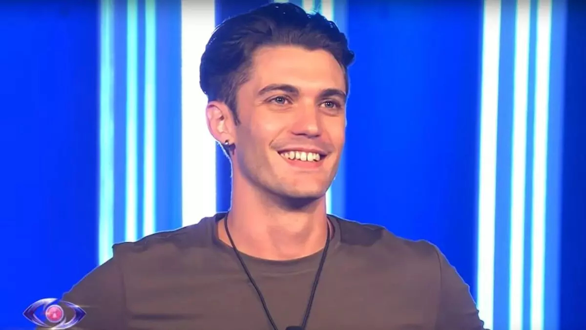 Jonas Pepe ringrazia il pubblico dopo il Gf 19