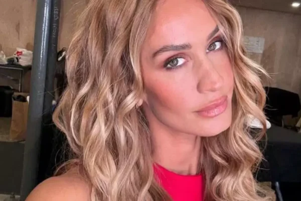 Helena Prestes preocuupata per il padre