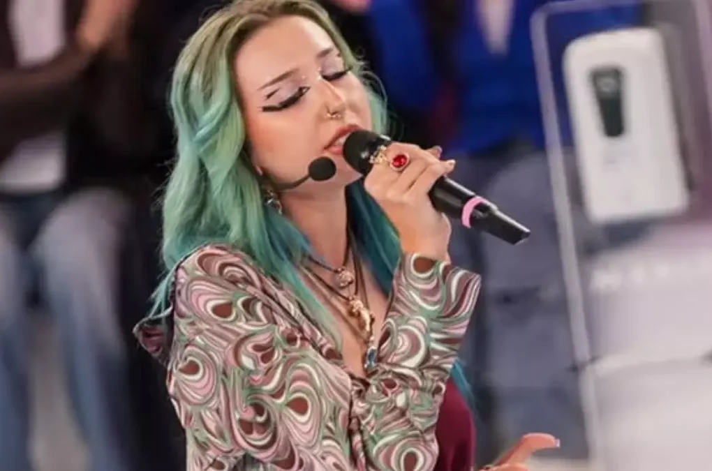 Valentina torna nella scuola di Amici 25