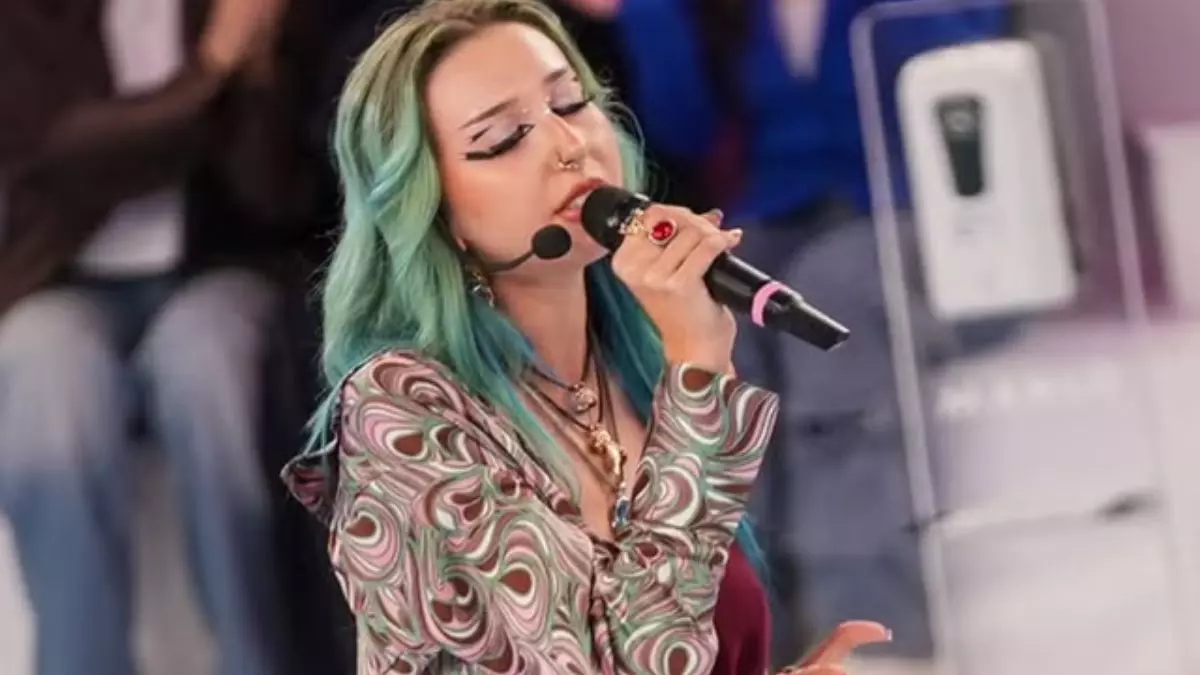 Valentina torna nella scuola di Amici 25